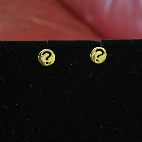Tiny gold plated over sterling silver circular earrings with question marks - Picture 1 of 2